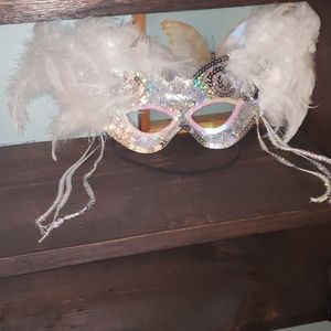 New Iridescent Sequin Feather Face Mask Decor